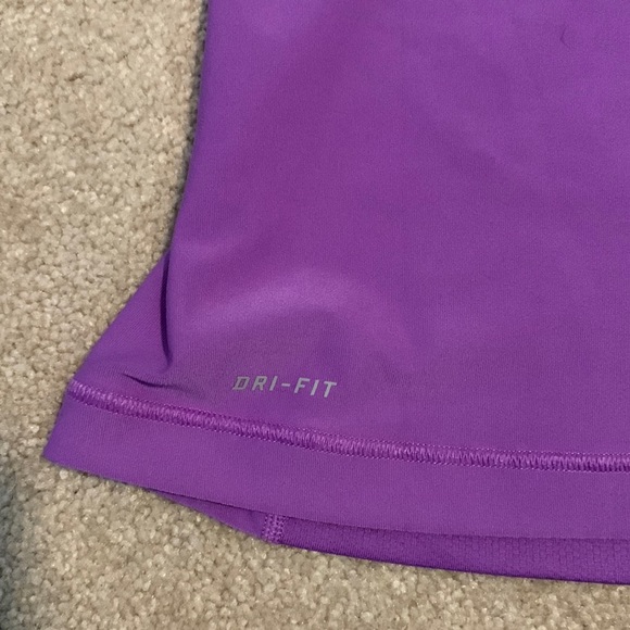 Medium Nike Racerback - Picture 3 of 8